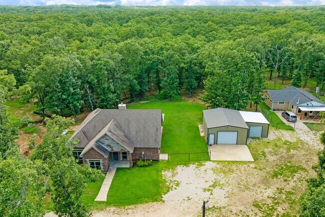 Plus de détails pour 821 County Road 43830, Paris, TX - Multi-résidentiel à vendre