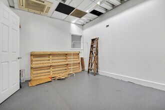 172 Dunlop St, Greenock for lease Interior Photo- Image 2 of 5
