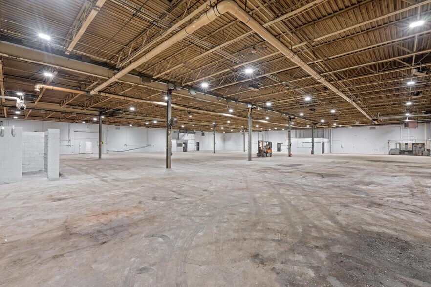 325 Bridge St, Old Forge, PA à louer - Photo du bâtiment - Image 3 de 56