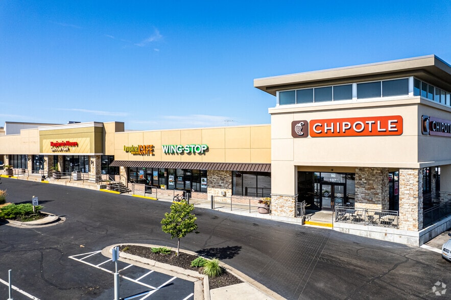 101-195 N Parker St, Olathe, KS for lease - Building Photo - Image 3 of 6