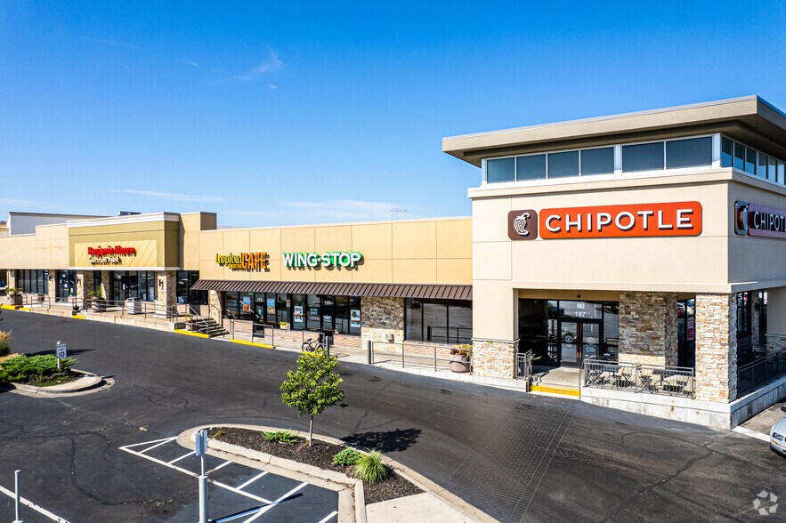 101-195 N Parker St, Olathe, KS à louer - Photo du bâtiment - Image 3 de 6