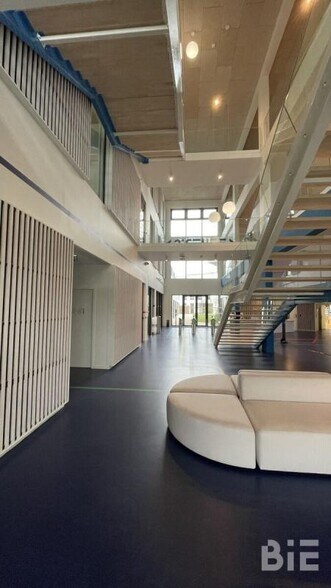Bureau dans Pessac à louer - Photo du bâtiment - Image 3 de 15