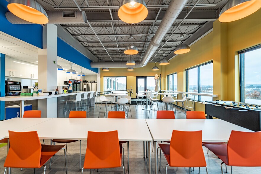 500 River Ridge Dr, Norwood, MA à louer - Photo intérieure - Image 2 de 29