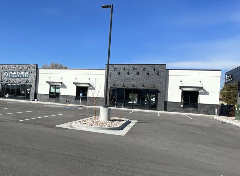 1076 N Northcounty Blvd, Pleasant Grove, UT à louer - Photo du bâtiment - Image 3 de 9