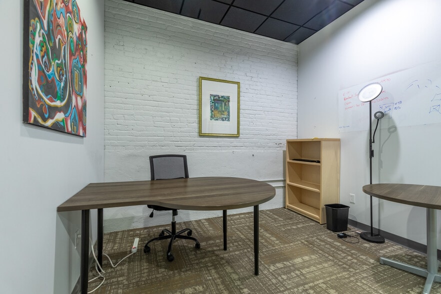 2940 Locust Blvd, Saint Louis, MO à louer - Photo du bâtiment - Image 3 de 10