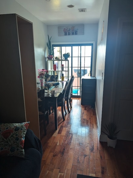 3717-3719 108th St, Corona, NY à vendre - Photo intérieure - Image 3 de 14