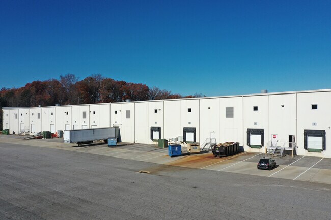 Plus de détails pour 4183 Eagle Hill Dr, High Point, NC - Industriel à louer