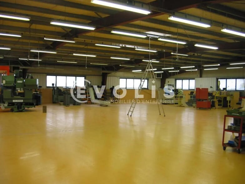 Office in Porte-des-Bonnevaux for lease - Building Photo - Image 2 of 13