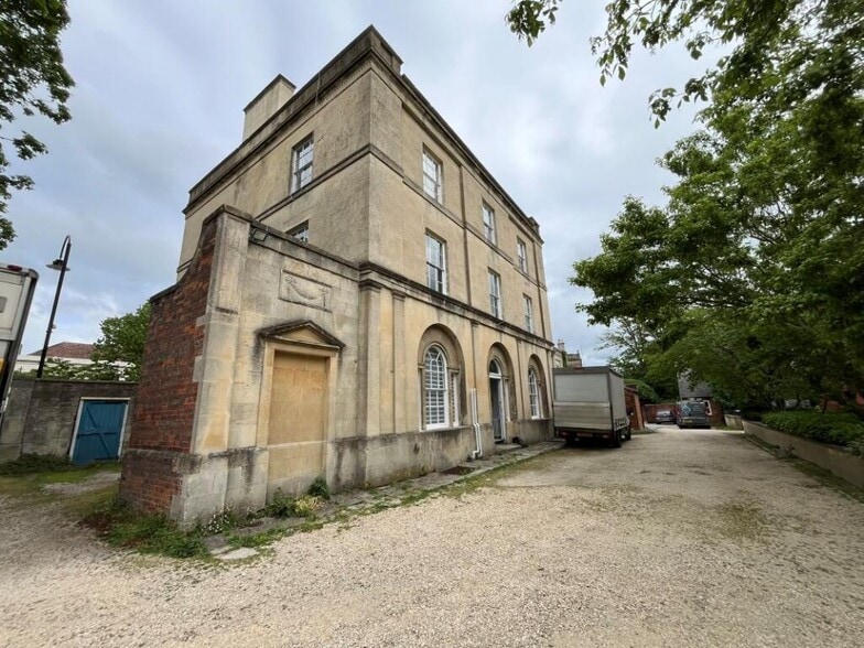 5 Roundstone St, Trowbridge for sale - Building Photo - Image 3 of 16