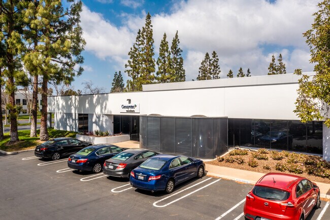 Plus de détails pour 3530 Hyland Ave, Costa Mesa, CA - Bureau à louer