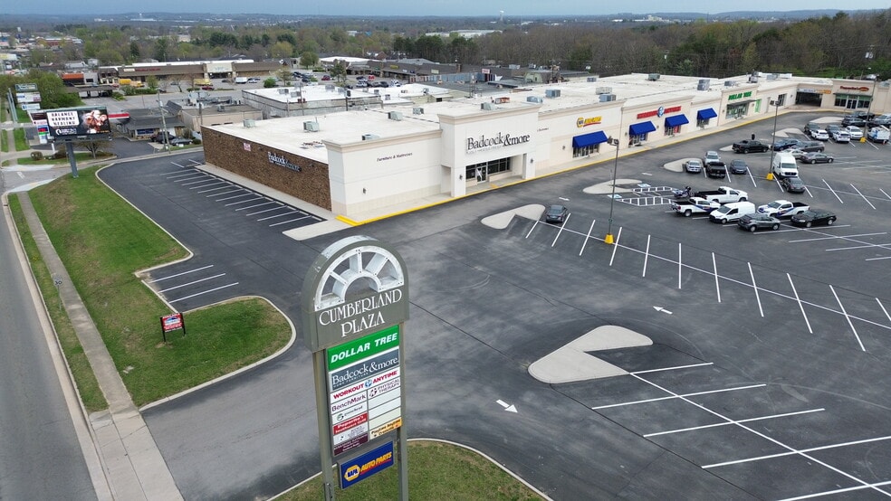 49-125 Cumberland Plz, Crossville, TN for lease - Building Photo - Image 2 of 5