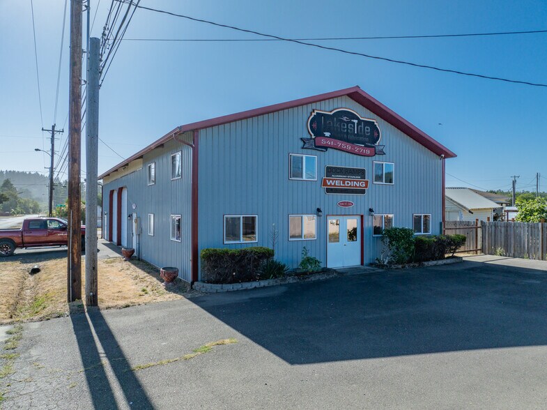 100 N 7th St, Lakeside, OR à vendre - Photo du bâtiment - Image 2 de 36