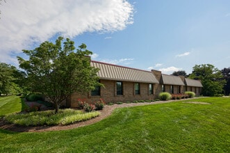 2650 Westview Dr, Wyomissing, PA for lease Interior Photo- Image 2 of 9