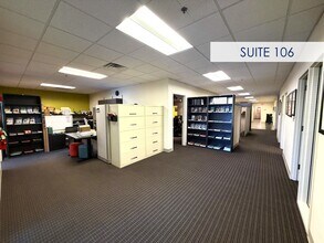 2111 S Oak St, Champaign, IL for lease Interior Photo- Image 1 of 5