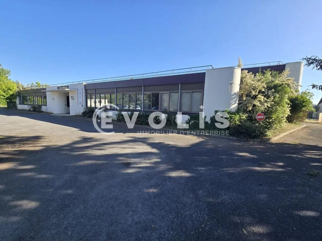 Office in Gometz-la-Ville for lease Building Photo- Image 1 of 10