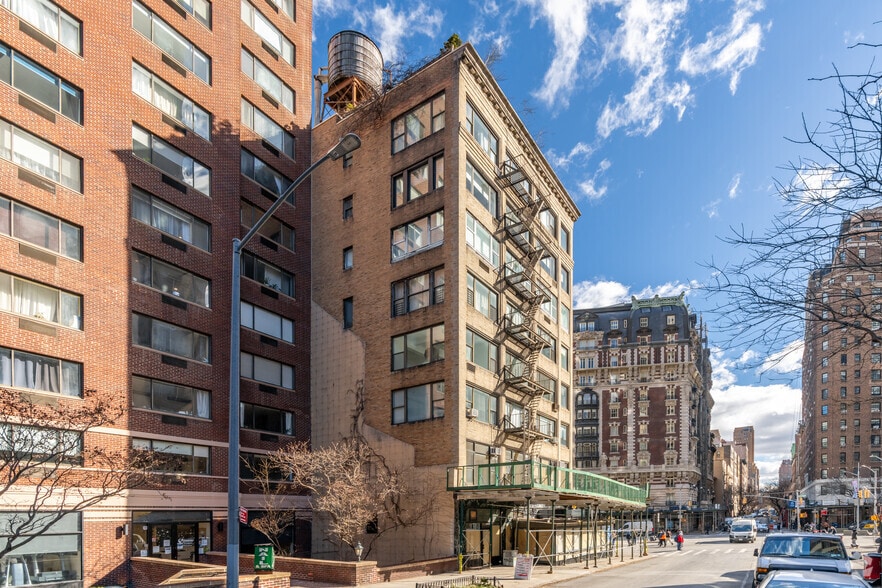 2061-2065 Broadway, New York, NY à vendre - Photo du bâtiment - Image 3 de 4