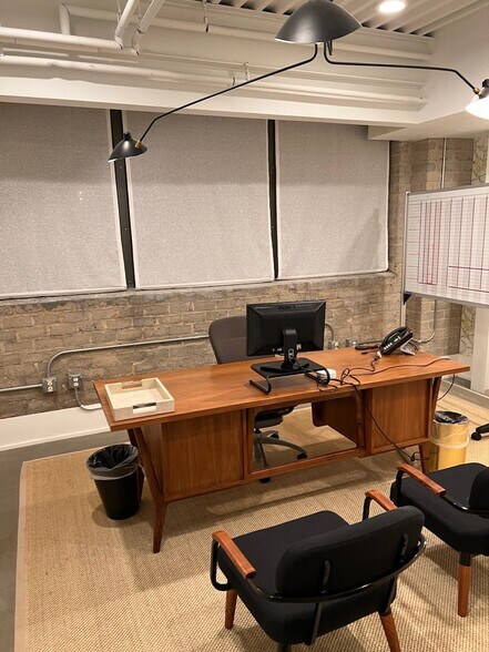 1310 S Tryon St, Charlotte, NC à louer - Photo du bâtiment - Image 3 de 9