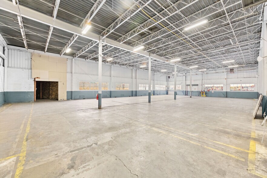 5300 Tradex Ave, Cleveland, OH for lease - Building Photo - Image 2 of 15