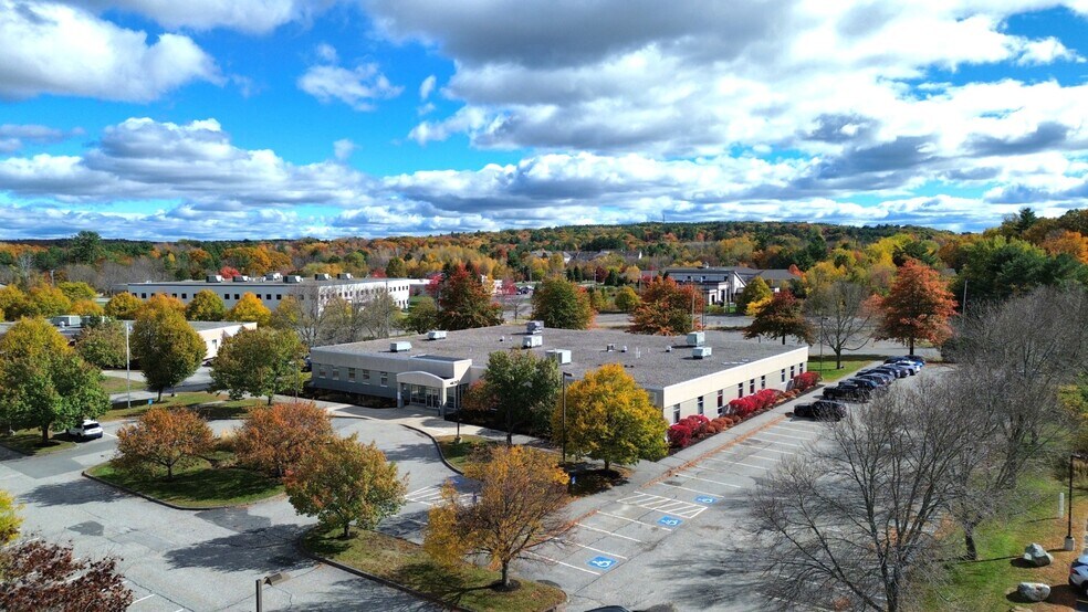 5 Mollison Way, Lewiston, ME à louer - Photo du bâtiment - Image 3 de 9