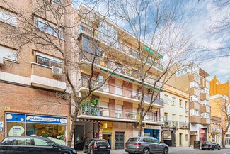 Plus de détails pour Multi-résidentiel à vendre