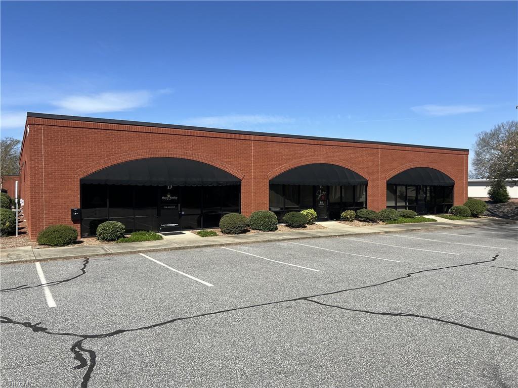 2235 Lewisville Clemmons Rd, Clemmons, NC for lease Primary Photo- Image 1 of 10