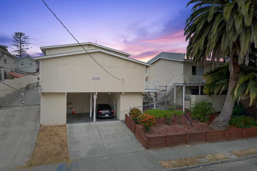 2125 10th Ave, Oakland, CA à vendre - Photo du bâtiment - Image 2 de 19