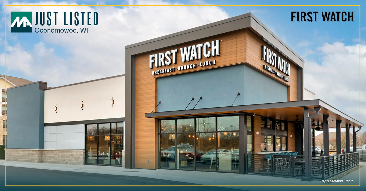 1295 Olympia Fields Dr, Oconomowoc, WI à vendre Photo principale- Image 1 de 15