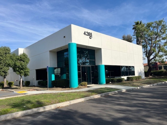 4265 E Airport Dr, Ontario, CA for sale - Building Photo - Image 2 of 4
