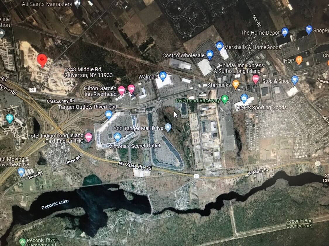 1843 Middle Rd, Calverton, NY à vendre Photo principale- Image 1 de 8