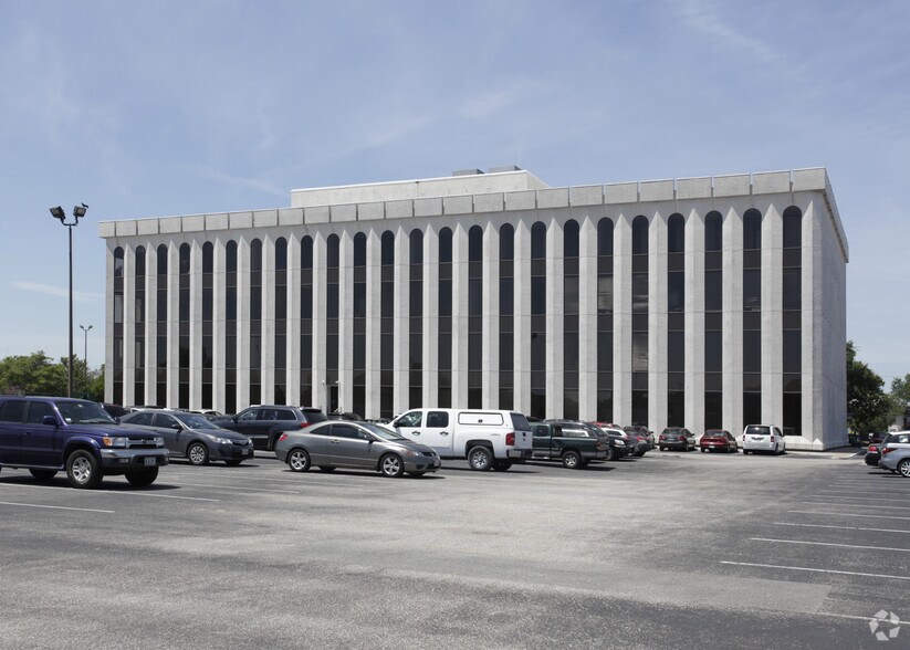 6201 Bonhomme Rd, Houston, TX à louer - Photo du bâtiment - Image 2 de 42