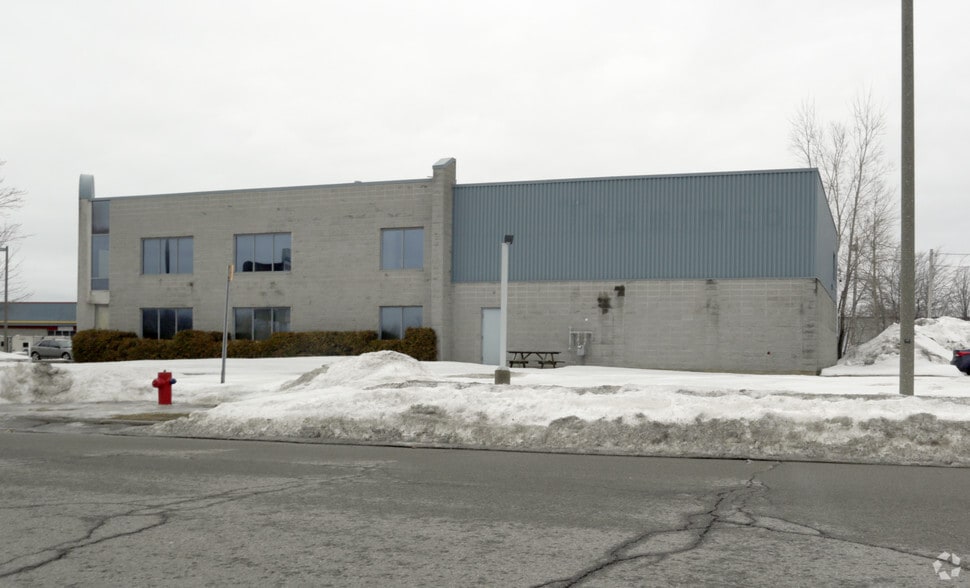 3100 Rue Jacob-Jordan, Terrebonne, QC à vendre - Photo du bâtiment - Image 2 de 2