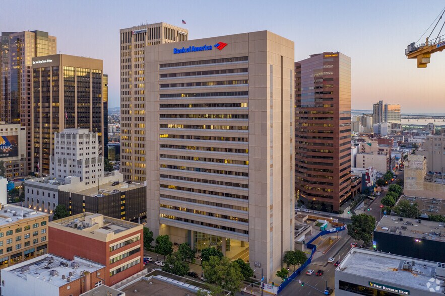 451 A St, San Diego, CA à louer - Photo du bâtiment - Image 2 de 16