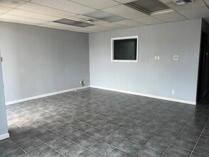 10646 Gulfdale St, San Antonio, TX for lease Interior Photo- Image 2 of 6