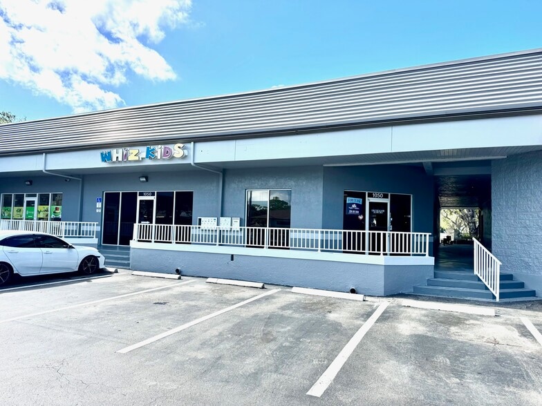 1024-1064 Pine Ridge Rd, Naples, FL for lease - Building Photo - Image 2 of 11