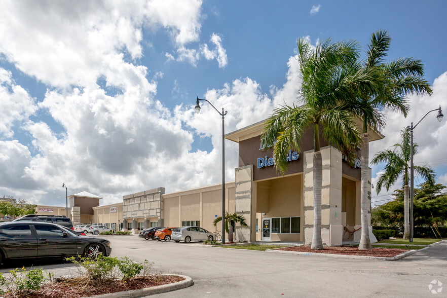 1982-1998 NE 8th St, Homestead, FL à louer - Photo du bâtiment - Image 1 de 7