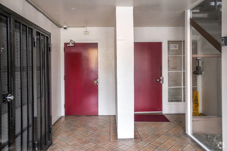 166 Athol Ave, Oakland, CA for sale - Building Photo - Image 3 of 8