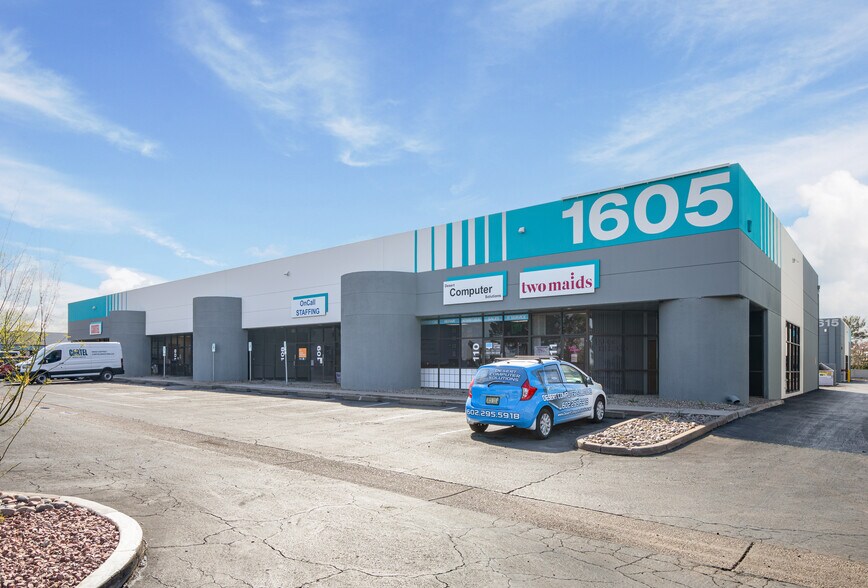 1605 W University Dr, Tempe, AZ à louer - Photo du bâtiment - Image 3 de 8