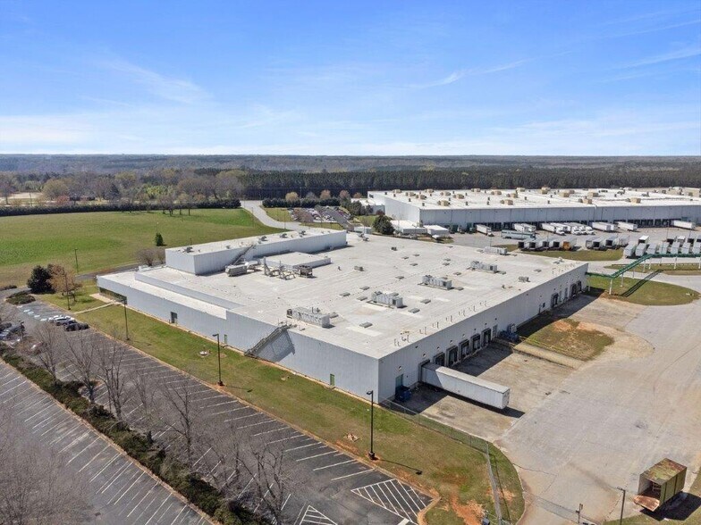 201 Puckett Ferry Rd, Greenwood, SC à louer - Photo du bâtiment - Image 3 de 15