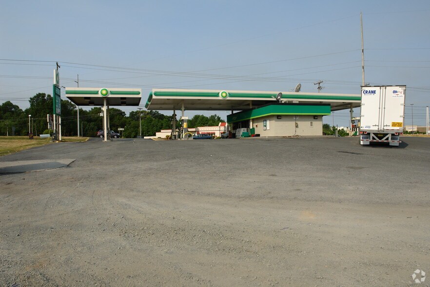 2004 W Roosevelt Blvd, Monroe, NC à vendre - Photo du bâtiment - Image 2 de 2