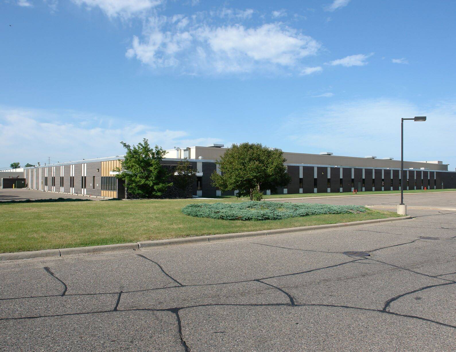 5501 W Old Shakopee Rd, Bloomington, MN à louer Photo du bâtiment- Image 1 de 3