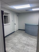 5190 NW 167th St, Miami Lakes, FL à louer Photo intérieure- Image 2 de 13