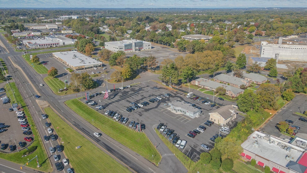 2240 Lincoln Hwy, Langhorne, PA for sale - Building Photo - Image 3 of 15