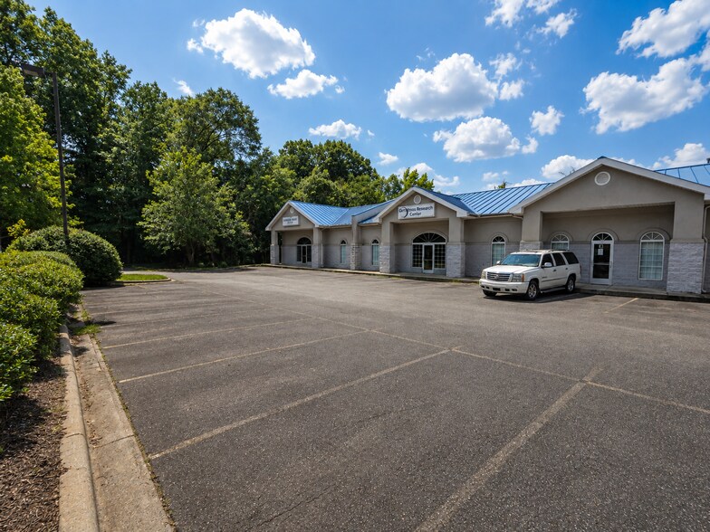 1805 Milton Rd, Charlotte, NC à louer - Photo du bâtiment - Image 2 de 10