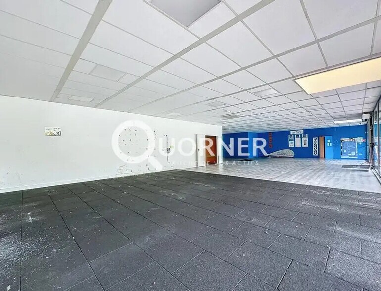 Retail in Montluçon for lease - Interior Photo - Image 2 of 6