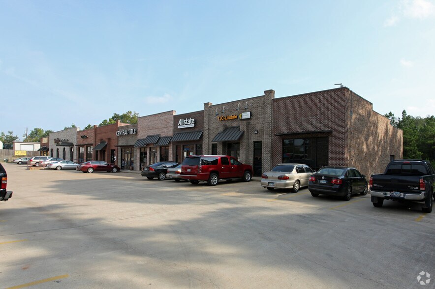2808 S Main St, Lindale, TX à vendre - Photo du bâtiment - Image 2 de 4