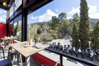 Plus de détails pour Paseo de la Sabica, 28, Granada - Commerce de détail à vendre