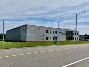 249 St De Copenhague, Saint-augustin-de-desmaures, QC for lease Building Photo- Image 1 of 16
