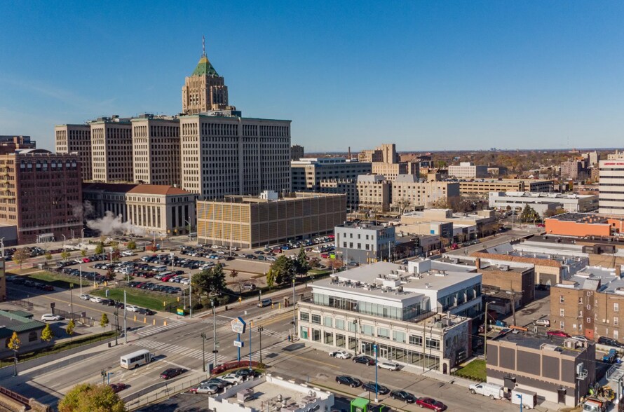 6402-6418 Woodward Ave, Detroit, MI à louer - Photo du bâtiment - Image 2 de 8
