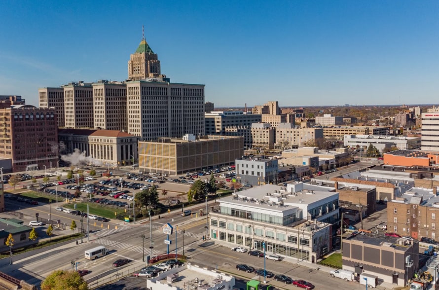 6402-6418 Woodward Ave, Detroit, MI à louer - Photo du bâtiment - Image 2 de 8