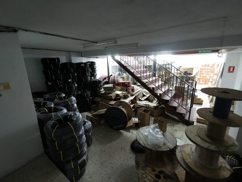 Retail in Cáceres for sale - Building Photo - Image 2 of 8